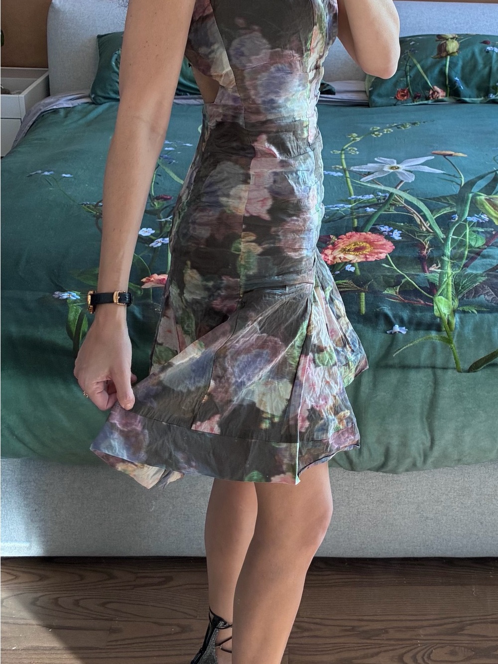 Nicole Miller Sexy Back Floral Cutout Mini in Multi-Tone Floral